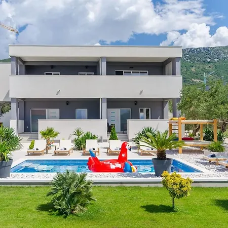 Deluxe Double With Sauna And Pool Pensjonat Kaštela