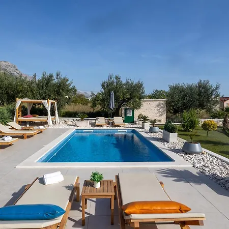 Deluxe Double With Sauna And Pool 3*