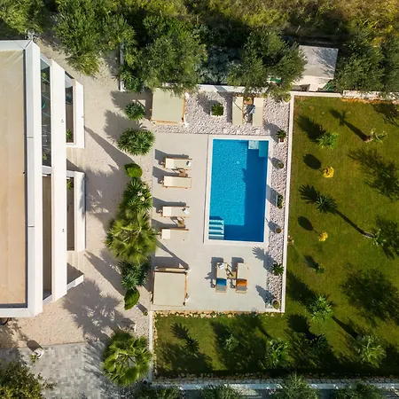 Deluxe Double With Sauna And Pool 3*