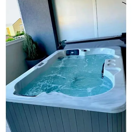 Deluxe Double With Sauna And Pool